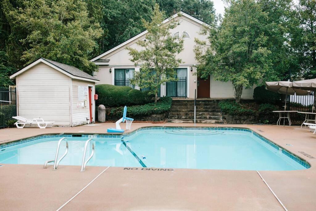 Cozy 3-Bed Athens Getaway, Right Near Uga! Apartment Exterior photo